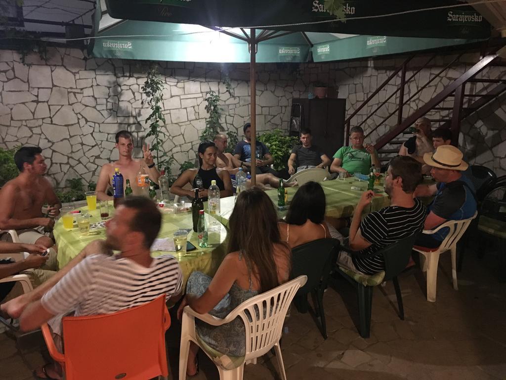 Guesthouse Adi Mostar Buitenkant foto